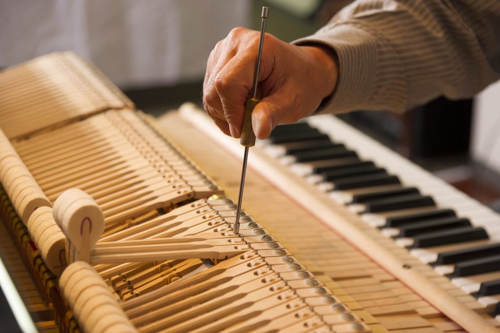 piano tuning Lincoln NE